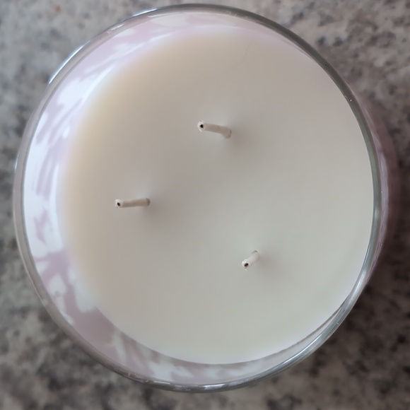 Hot Pink Cocoa candle - Picture 4 of 5